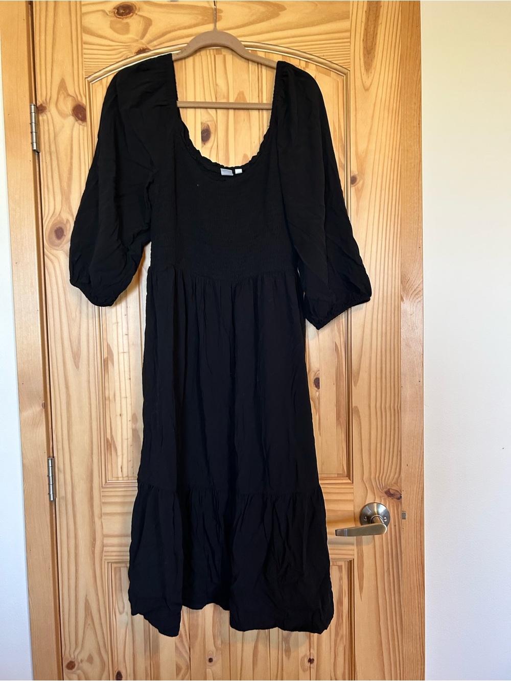 GAP Black Puff-Sleeve Midi Dress